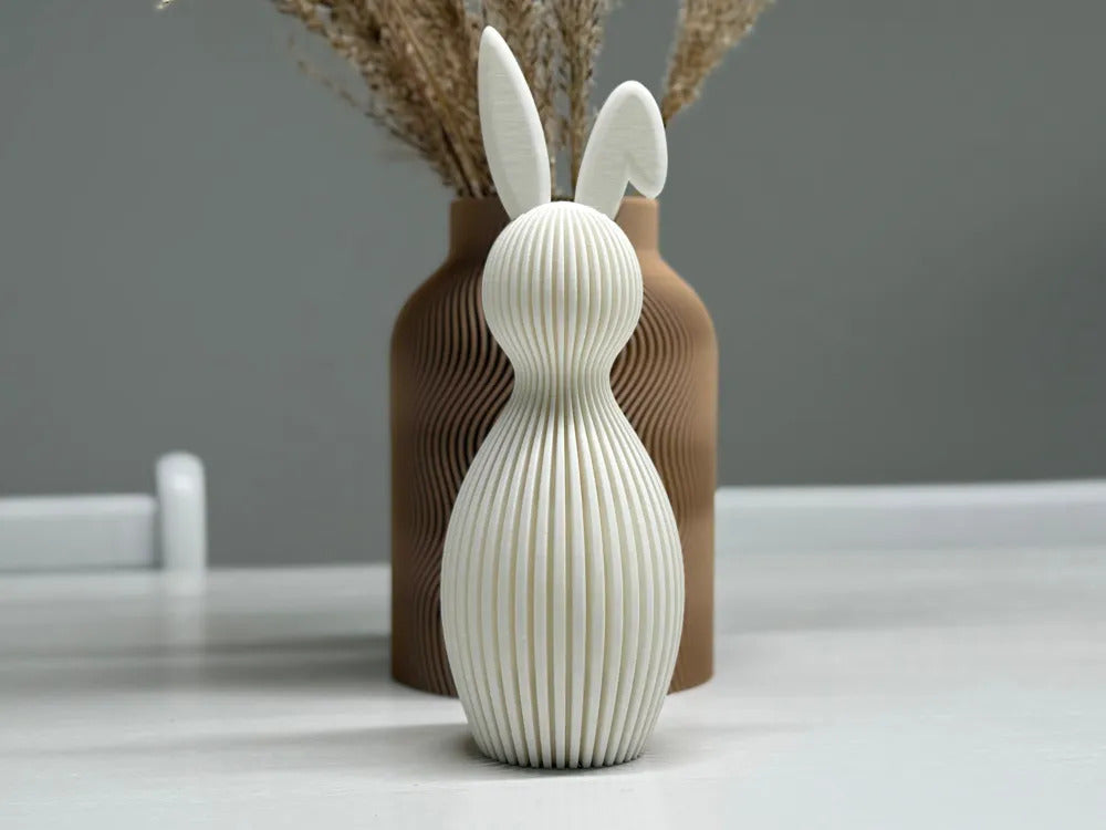 Osterhase mit geknicktem Ohr