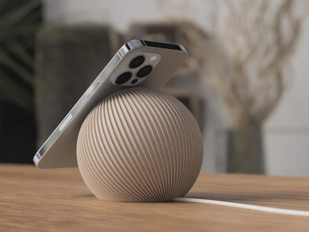 MagSafe Phone Charger Stand 3D gedruckt – gerippter Japandi‑Style, kompatibel mit 25 W MagSafe Charger, stilvoller Handyständer