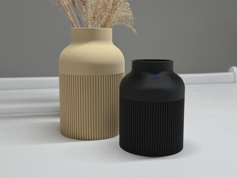 Hiku Japandi Vases 3D gedruckt - skandinavisch-japanisches Design, zwei Größen (220 mm und 160 mm), gerippt & stilvoll aus PLa, Kunststoff – 3D-Druck von G3DprintsDE