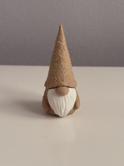 3D gedruckter Weihnachtsgnom – Minimalistische Weihnachtsfigur – Skandi & Japandi Deko – Christmas Gnome with Hairs – Moderne Winterdeko aus PLA, Kunststoff – 3D-Druck von G3DprintsDE